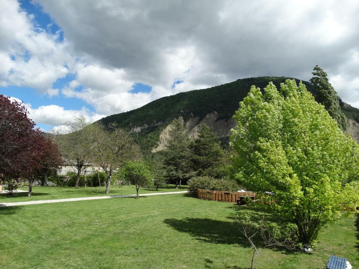 Châtillon-en-Diois La Roulotteヴィラ エクステリア 写真